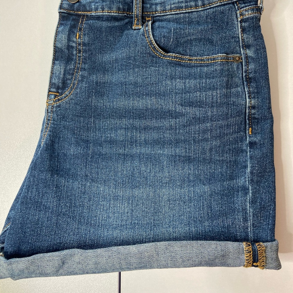 JEAN SHORTS - OLD NAVY SIZE:14